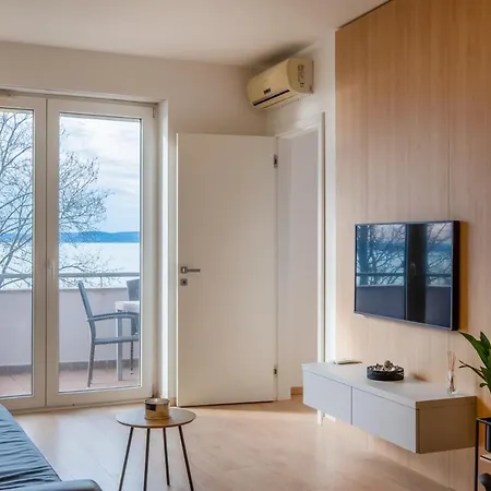 Myflat Club 218 Premium Wellness Apartment