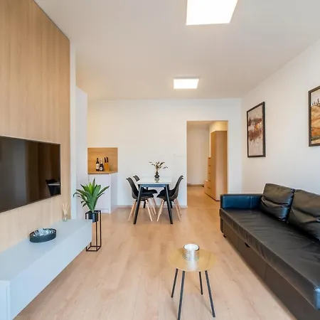 Myflat Club 218 Premium Wellness Apartment